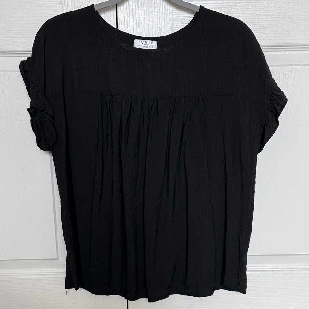 Indie & Co Black Short-Sleeve Pleated Blouse